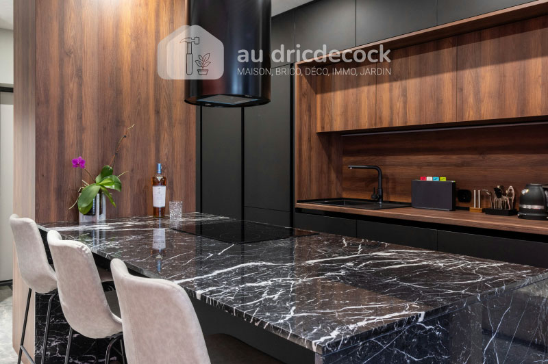 cuisine-noir-et-bois-ultra-classe-au-dridecock