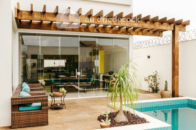 La-pergola-en-bois-change-l’usage-de-la-terrasse-au-dridecock