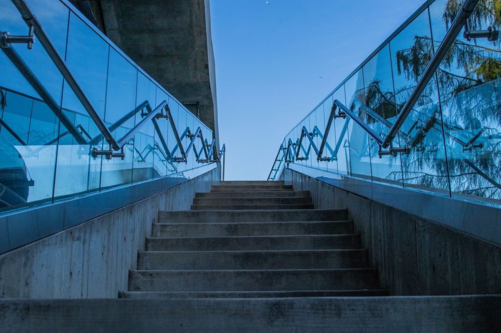 Garde-corps d'escalier en verre lumineux