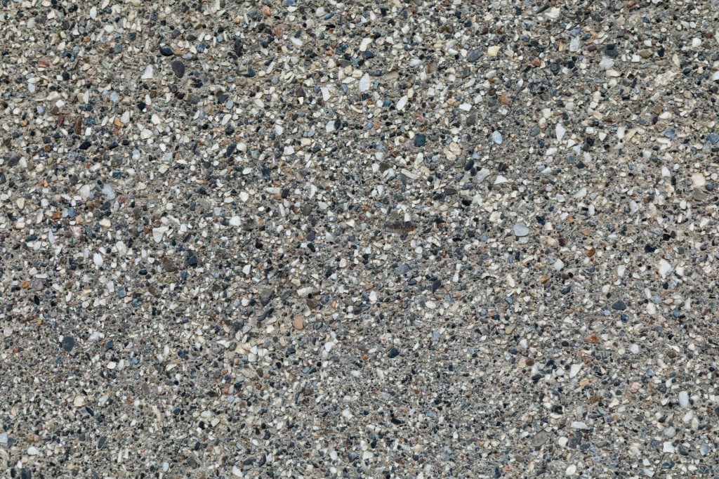 Surface en béton désactivé aux granulats apparents